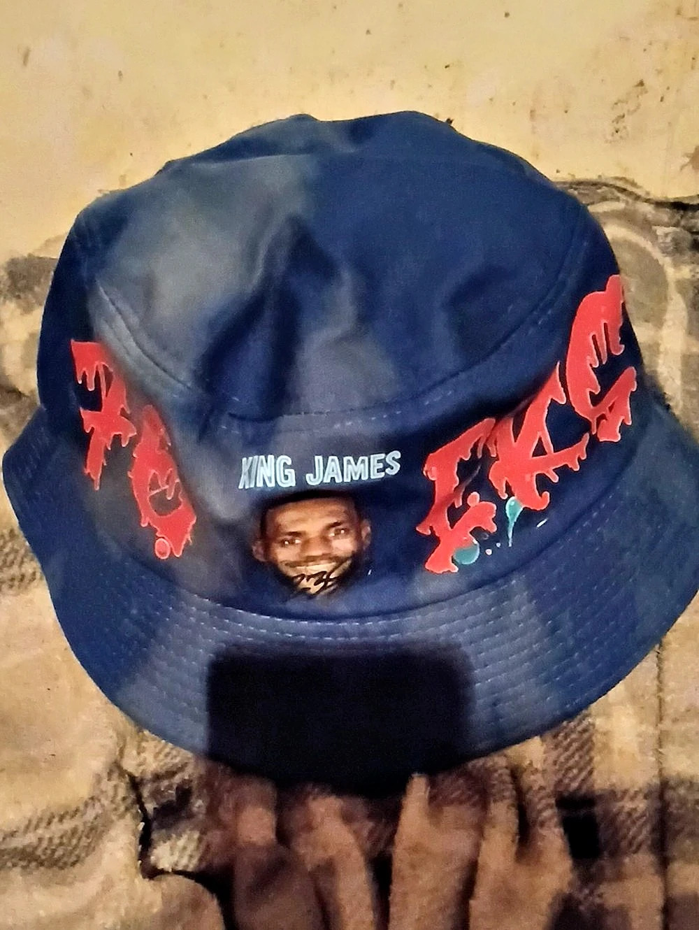 King James Graphic Bucket Hat in Blue & Red